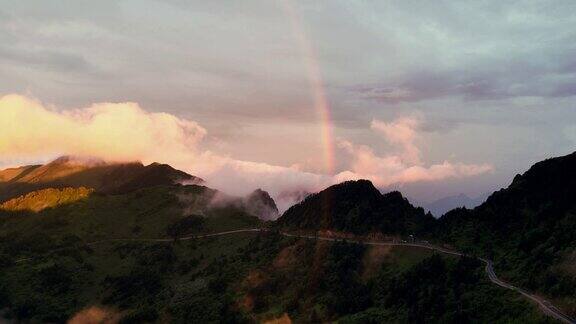 高山云海日落晚霞夕阳彩虹航拍