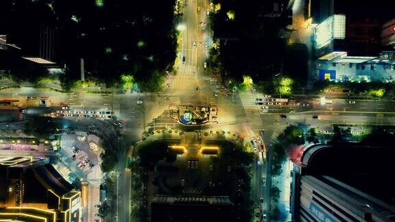 俯拍城市夜景交通车辆行驶航拍