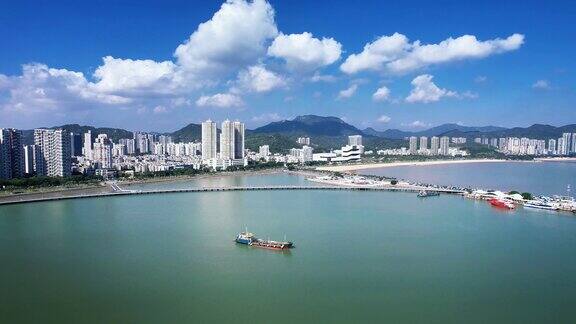 广东珠海沿海城市建设蓝天白云航拍
