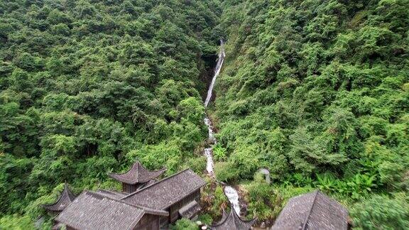 青山瀑布古寨  