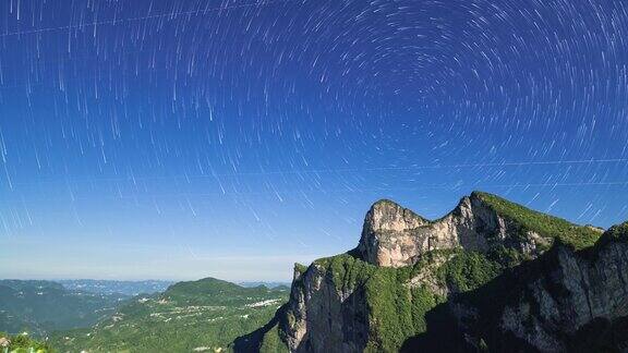 4k山顶星空星轨延时