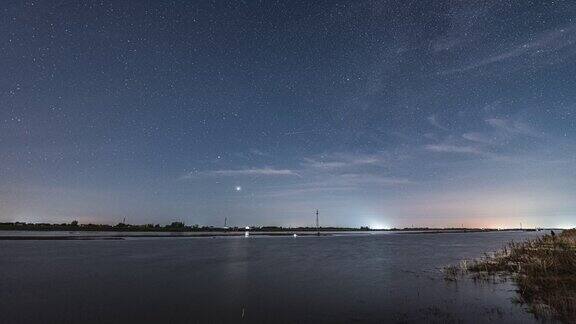 湖面星空延时