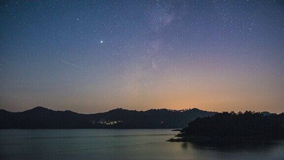 山川水库星空延时