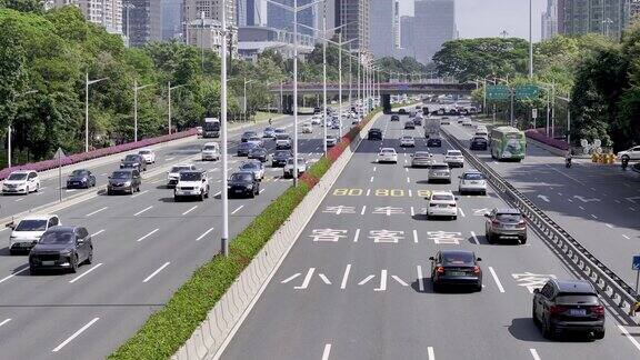 深圳主干道宽敞的道路