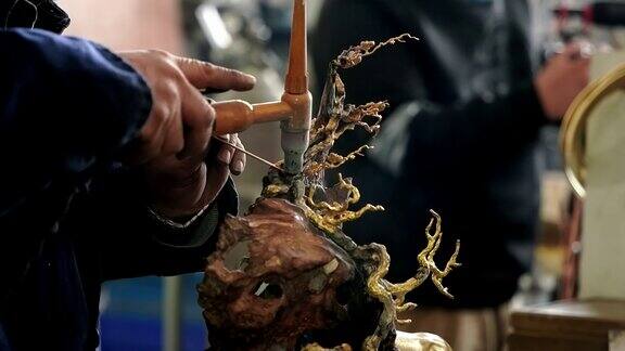 精细铜树雕塑工艺实录