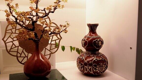 东方韵味：传统陶瓷与雕塑艺术展示
