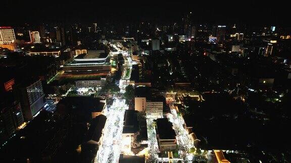 江苏连云港夜景步行街人流航拍