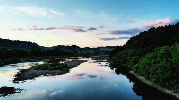 航拍湖光山色夕阳倒影晚霞乡村炊烟