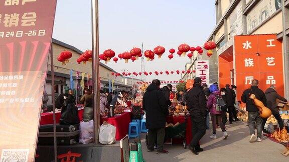 京津冀古玩市场奇珍异宝人山人海琳琅满目