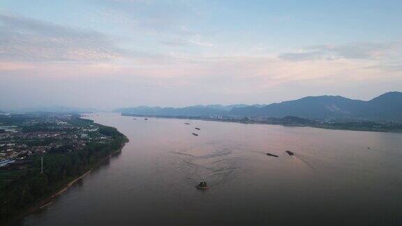 长江海运货船延时/大气航拍4K视频