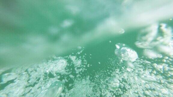 水下美丽无数的气泡/飞溅的水和气泡/4K