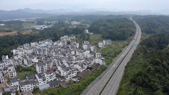 航拍高速公路道路小镇村庄风景「单镜」