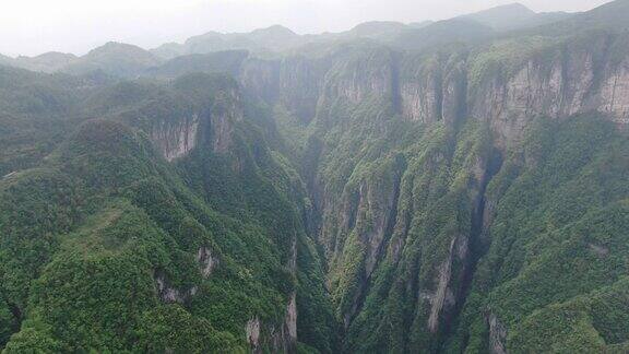 航拍高山悬岩峭壁