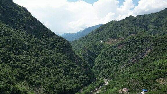 航拍大山峡谷森林自然风光