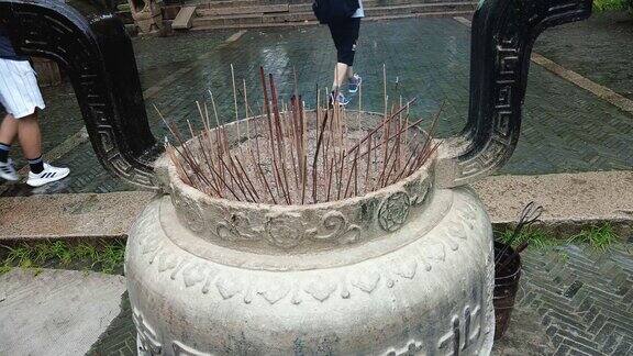 寺庙下雨素材苏州北寺塔实拍