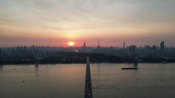 航拍湖北武汉长江大桥夕阳晚霞