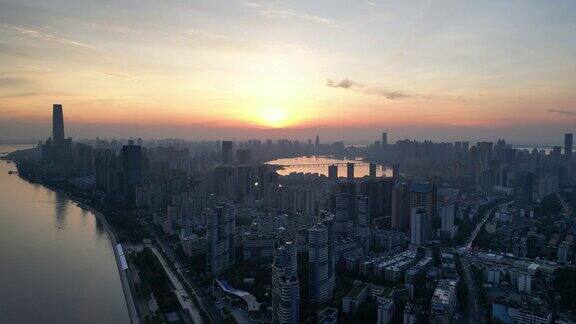 航拍湖北武汉城市日落夕阳晚霞 